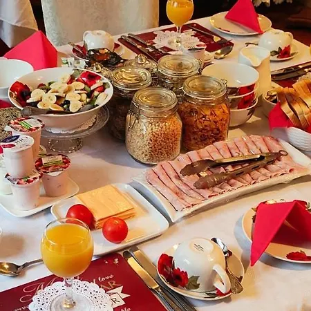 Bed & Breakfast Inishross House *